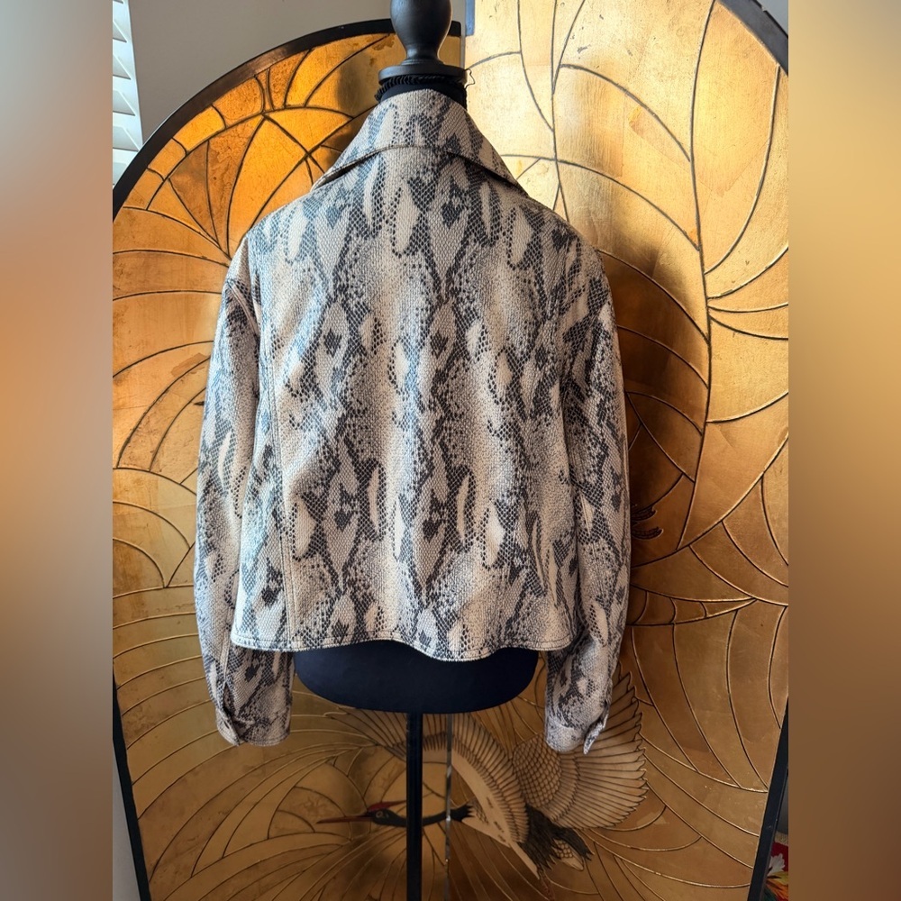 Jennifer Lopez Snake Print Leather Jacket - Picture 5 of 5
